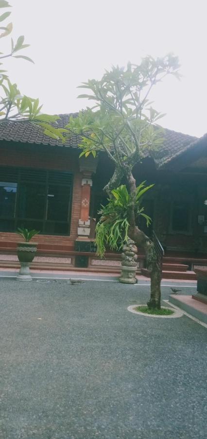 Liang House And Hostel Ubud Buitenkant foto